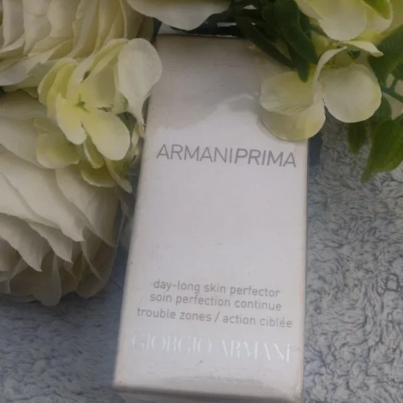 Armani prima day long best sale skin perfector trouble zones
